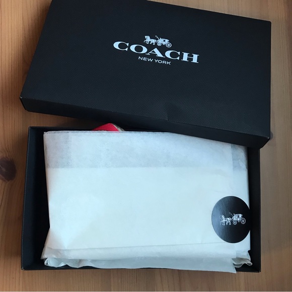 🌈 Coach Rainbow Signature Silk Square Scarf With Rexy *Special Edition* - Picture 3 of 7